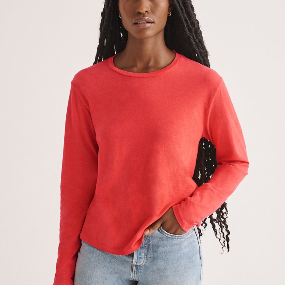 Aritzia The Boyfriend Long Sleeve Tee, Firecracker red, size xs